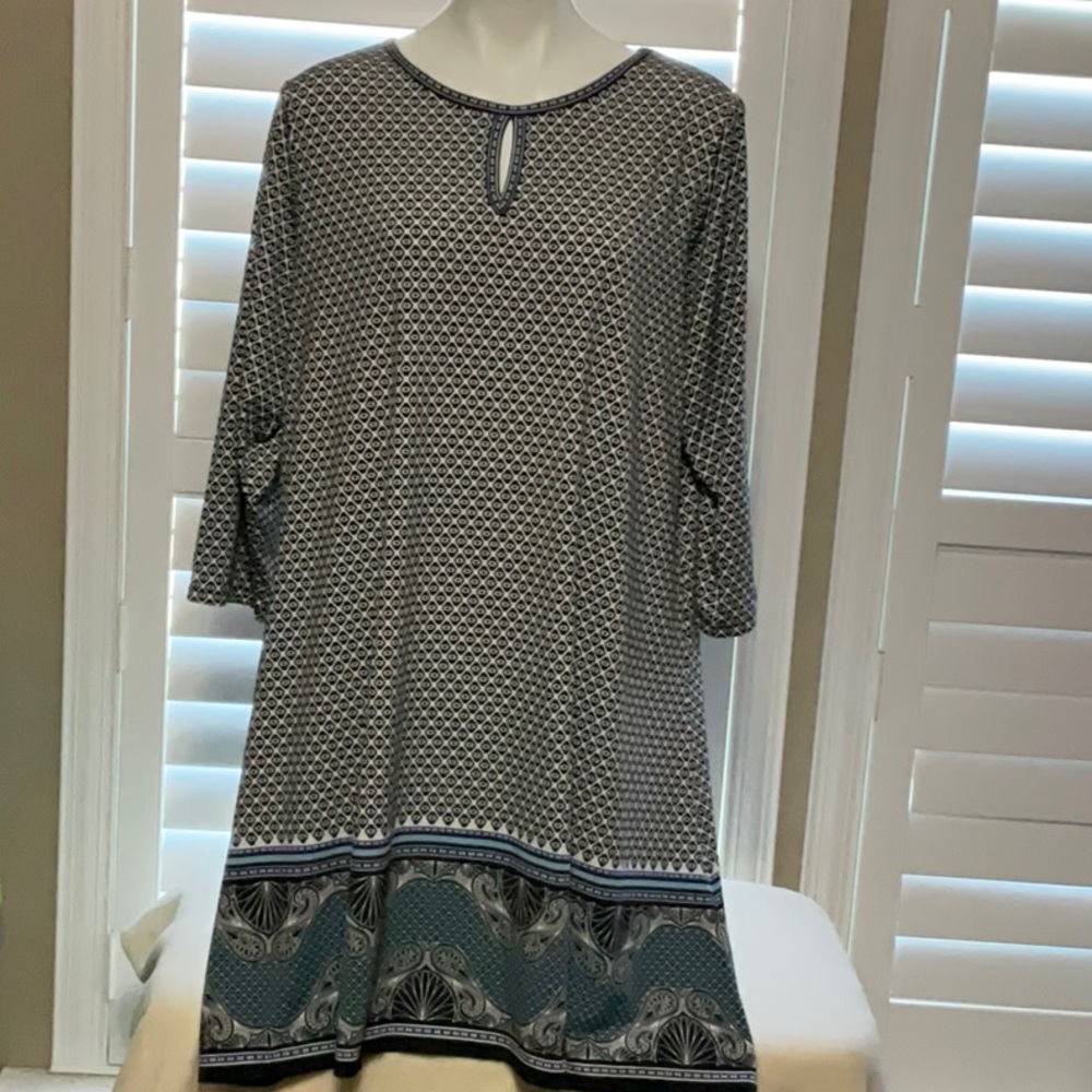 Max Studio Blue and White Patterned Shift Dress